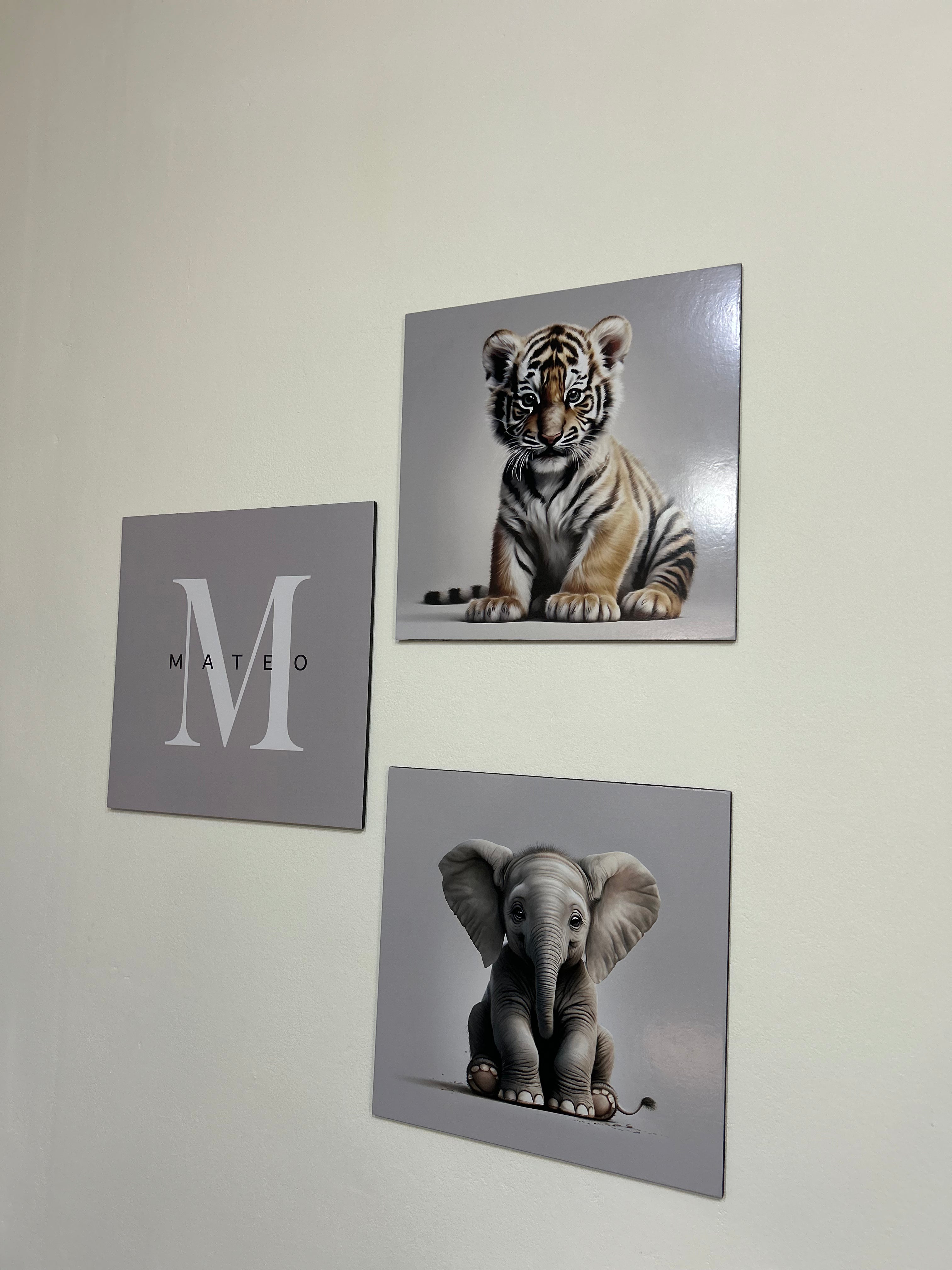 Set Infantil con Nombre Personalizado (Tigre y Elefante)