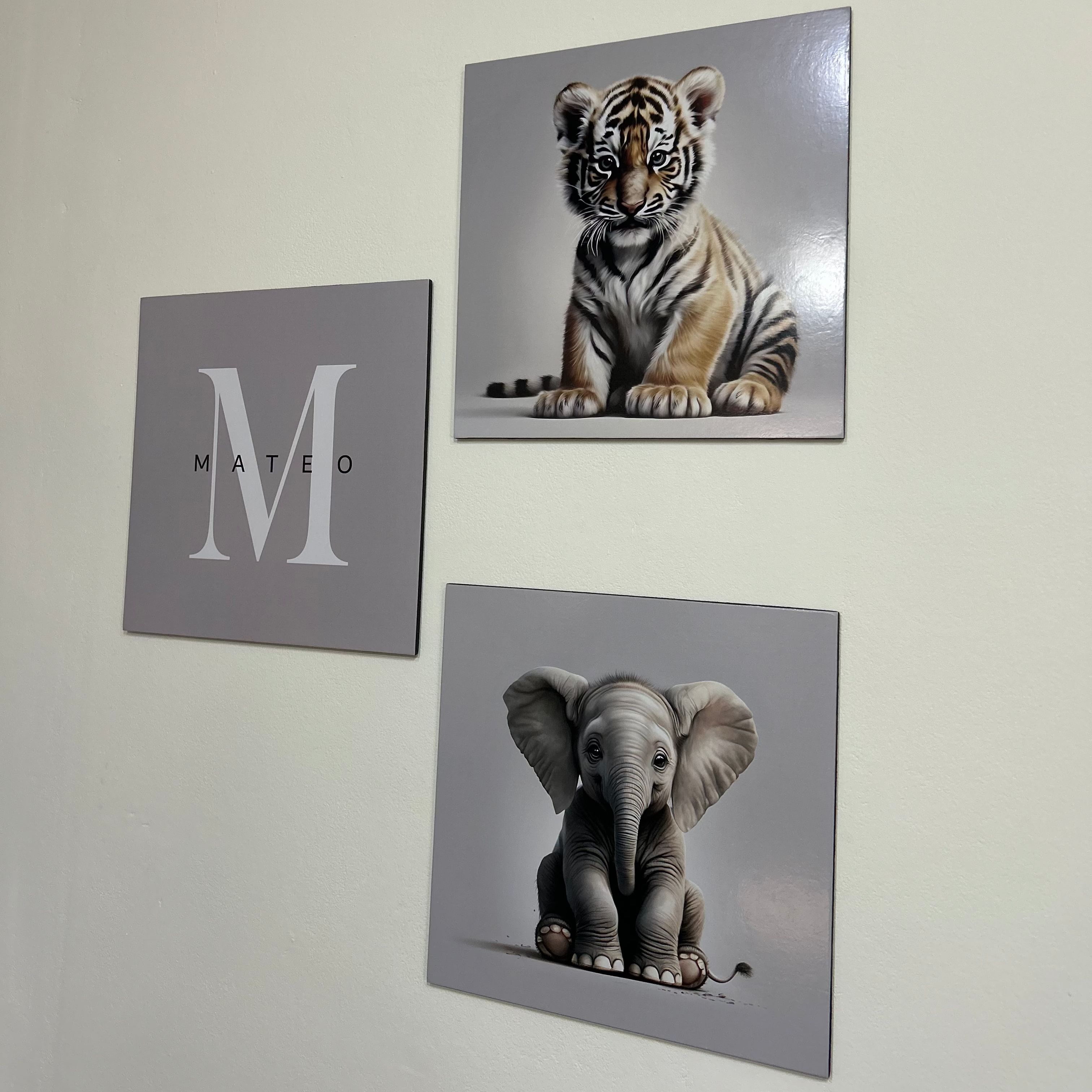 Set Infantil con Nombre Personalizado (Tigre y Elefante)