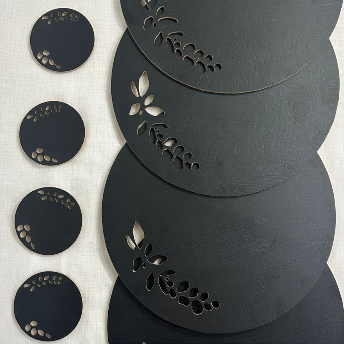Set 4 Platos de Sitio – Cuadrados