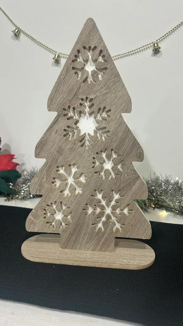 arbol de madera de copos de nieve