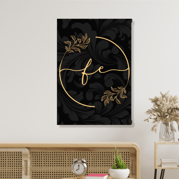 cuadro de la palabra letra doradas con flores doras y fondo color negro con diseños de flores 28 x 40 cm