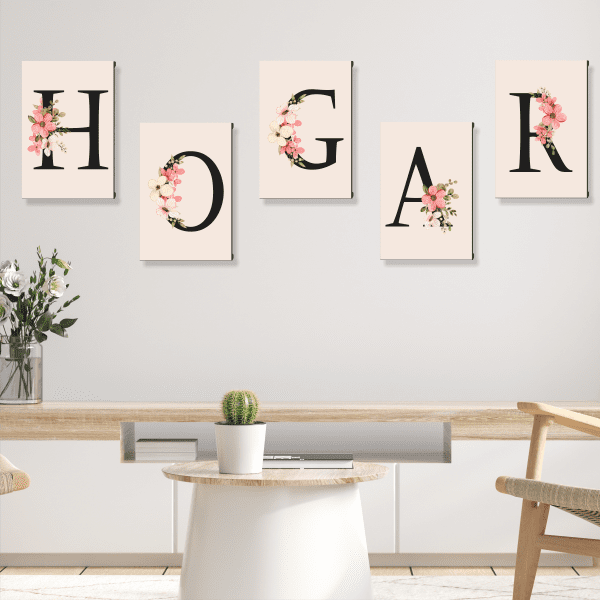 cuadros palabra hogar letras negras con flores rosas y fondo color calido