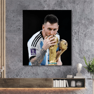 cuadro de messi dandole un beso a la copa del mundo 35 x 40 cm