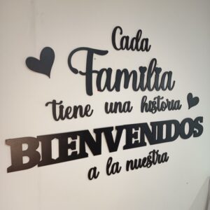 Frase decorativa familia