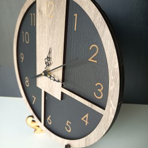 reloj moderno y minimalista