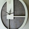 Reloj moderno y minimalista