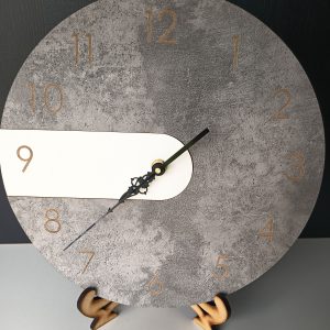 reloj moderno y minimalista