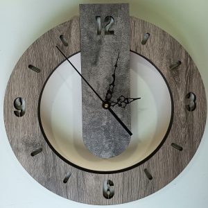 reloj moderno y minimalista