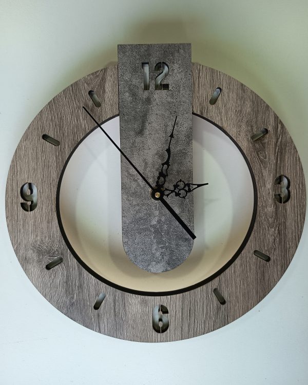 reloj moderno y minimalista