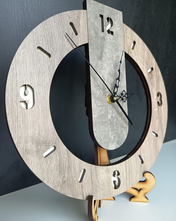 reloj moderno y minimalista