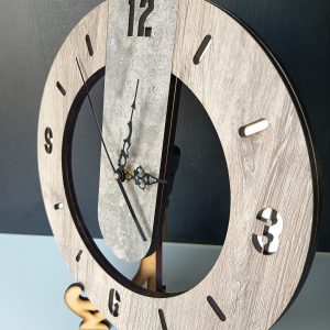 reloj moderno y minimalista